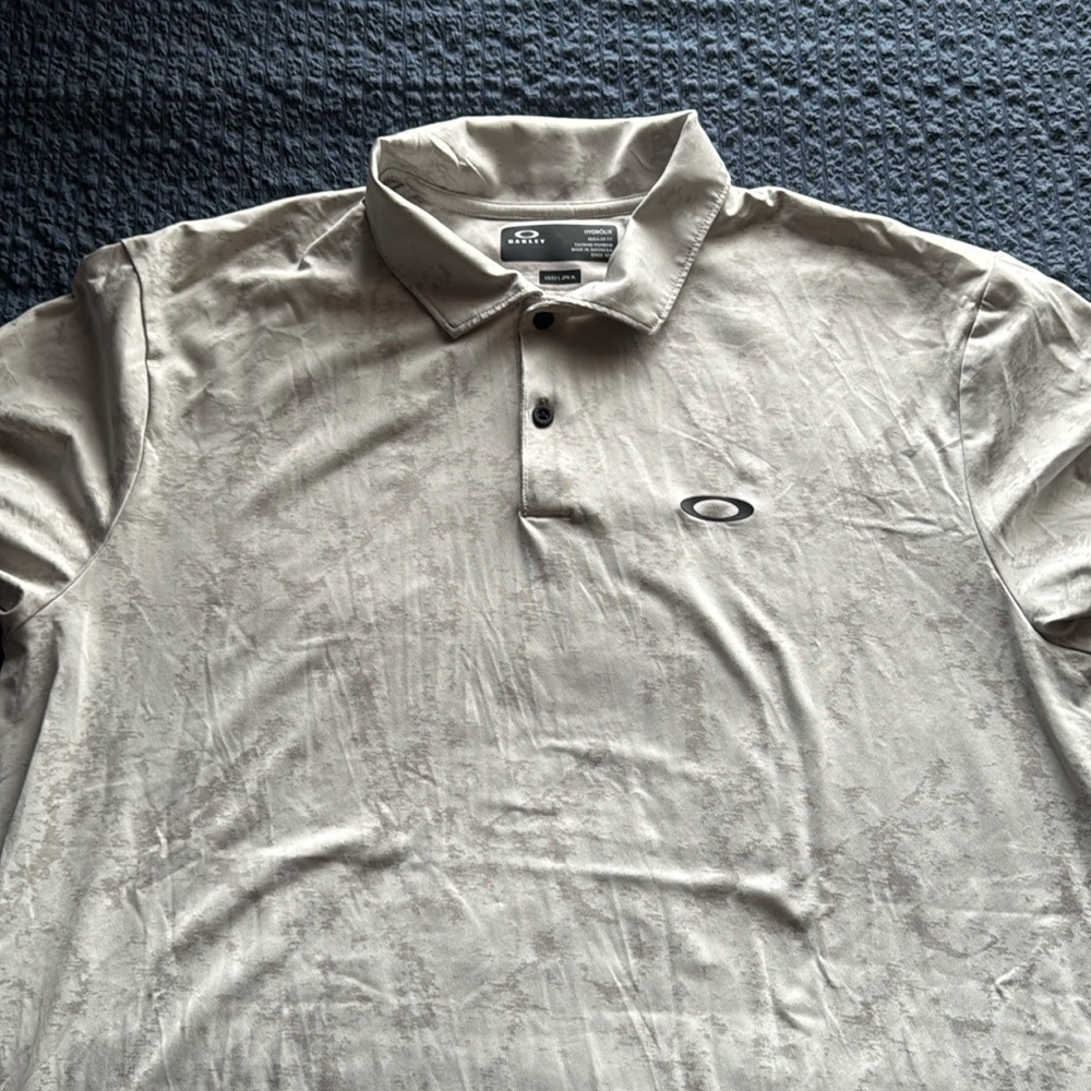 Men’s Oakley Shirt